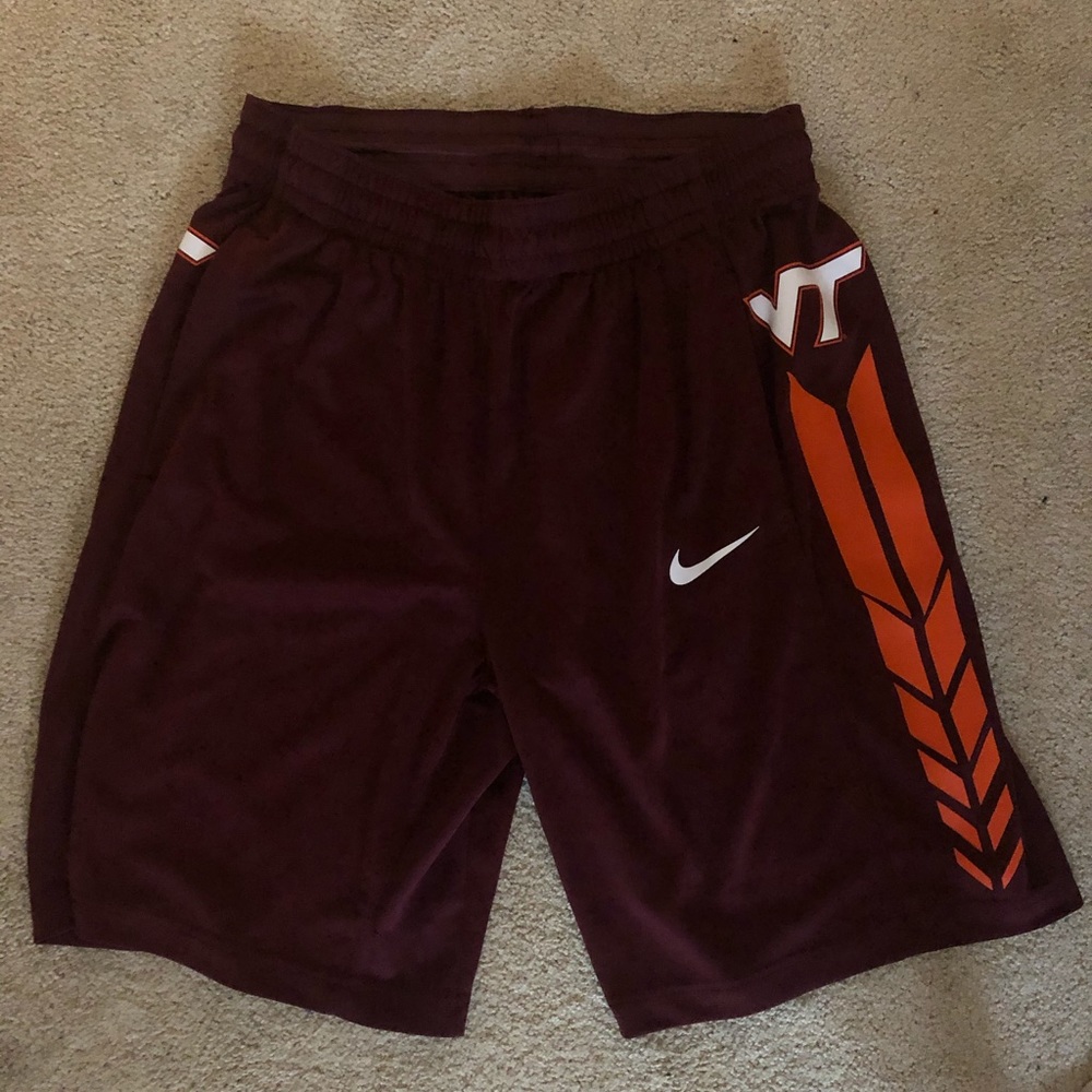 Virginia Tech Men’s shorts Size L